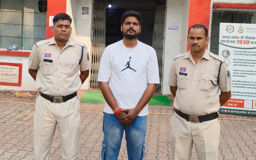 CG Crime : भिलाई इस्पात संयंत्र से 65 लाख की चोरी का मामला, 10 साल से फरार आरोपी गिरफ्तार